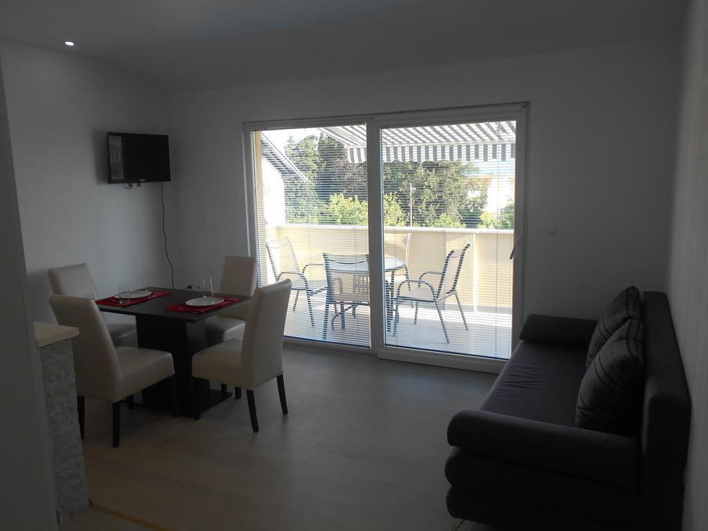 Apartment Cherry Kaštela Стая снимка