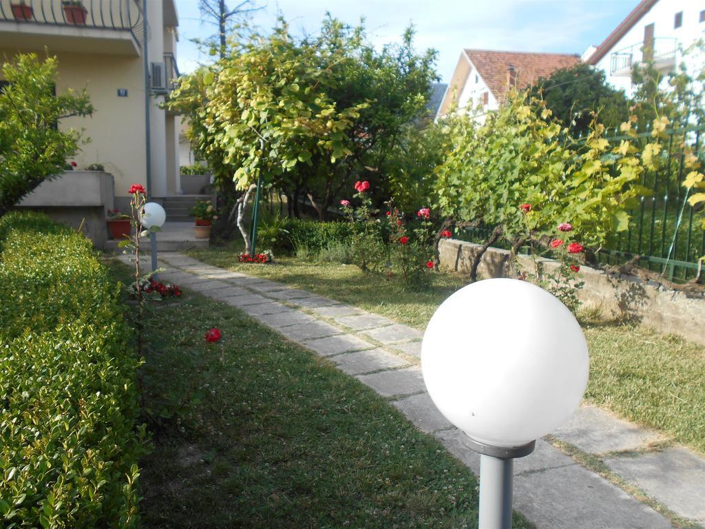 Apartment Cherry Kaštela Екстериор снимка