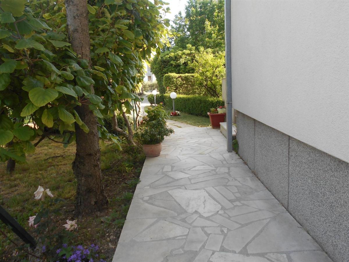 Apartment Cherry Kaštela Екстериор снимка