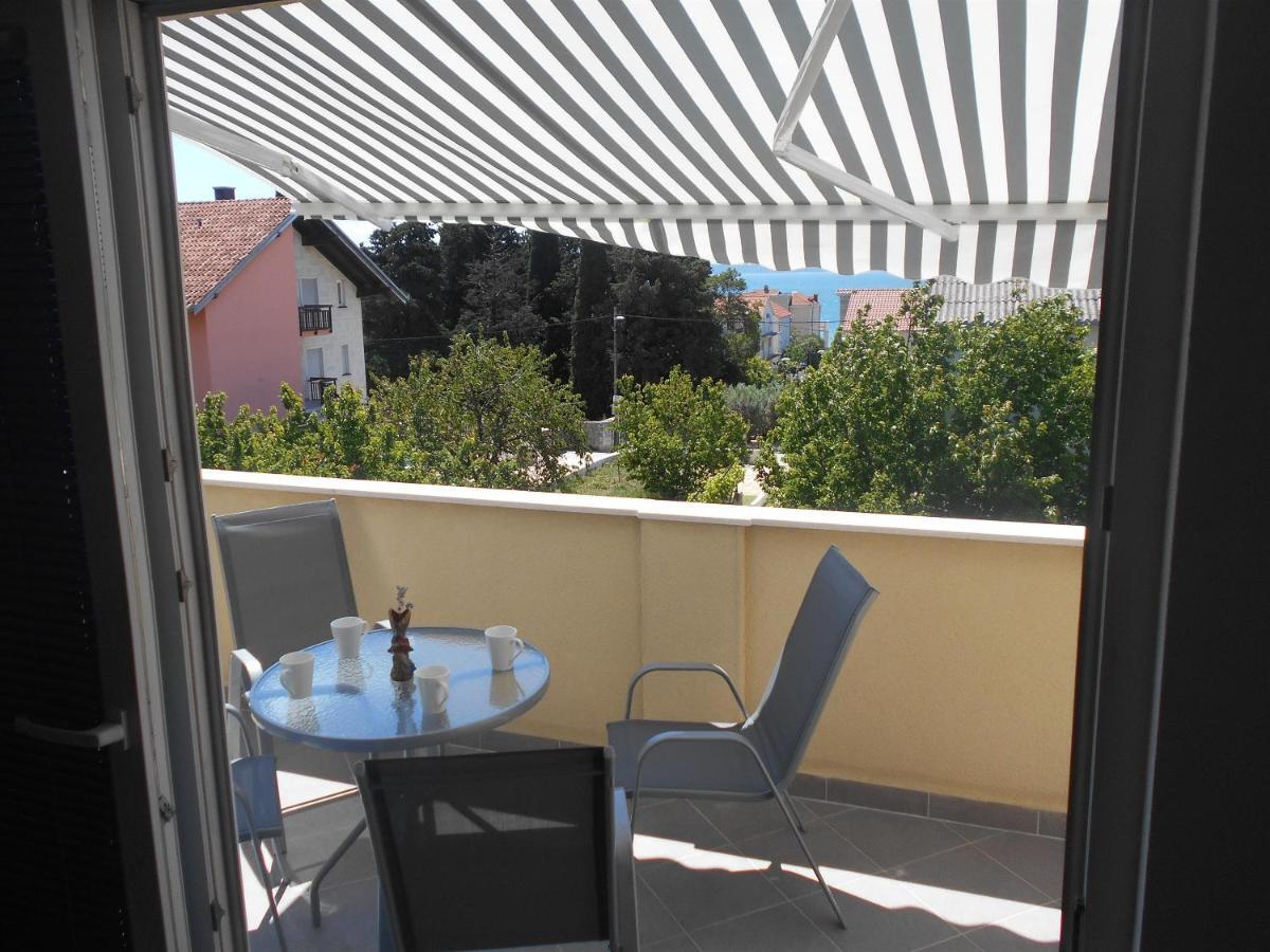Apartment Cherry Kaštela Екстериор снимка