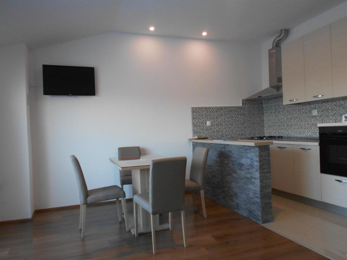 Apartment Cherry Kaštela Екстериор снимка