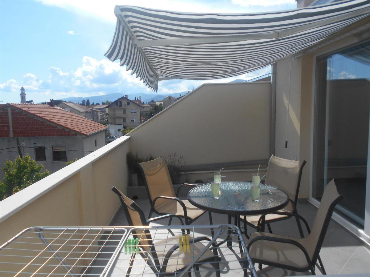 Apartment Cherry Kaštela Екстериор снимка